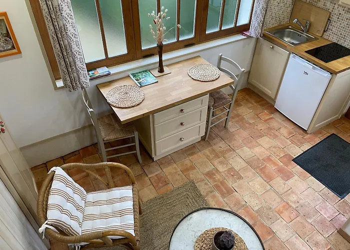 Tatil Evi Renove Au Bord De La Sarthe, Calme Et Parking Prive - Fr-1-410-460