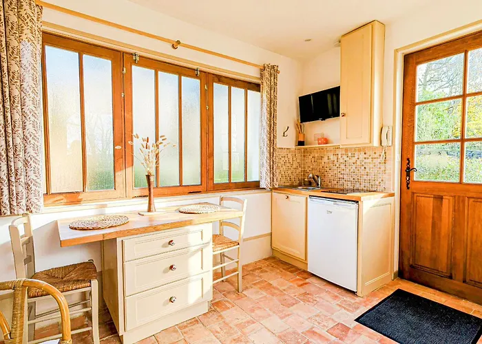 Renove Au Bord De La Sarthe, Calme Et Parking Prive - Fr-1-410-460